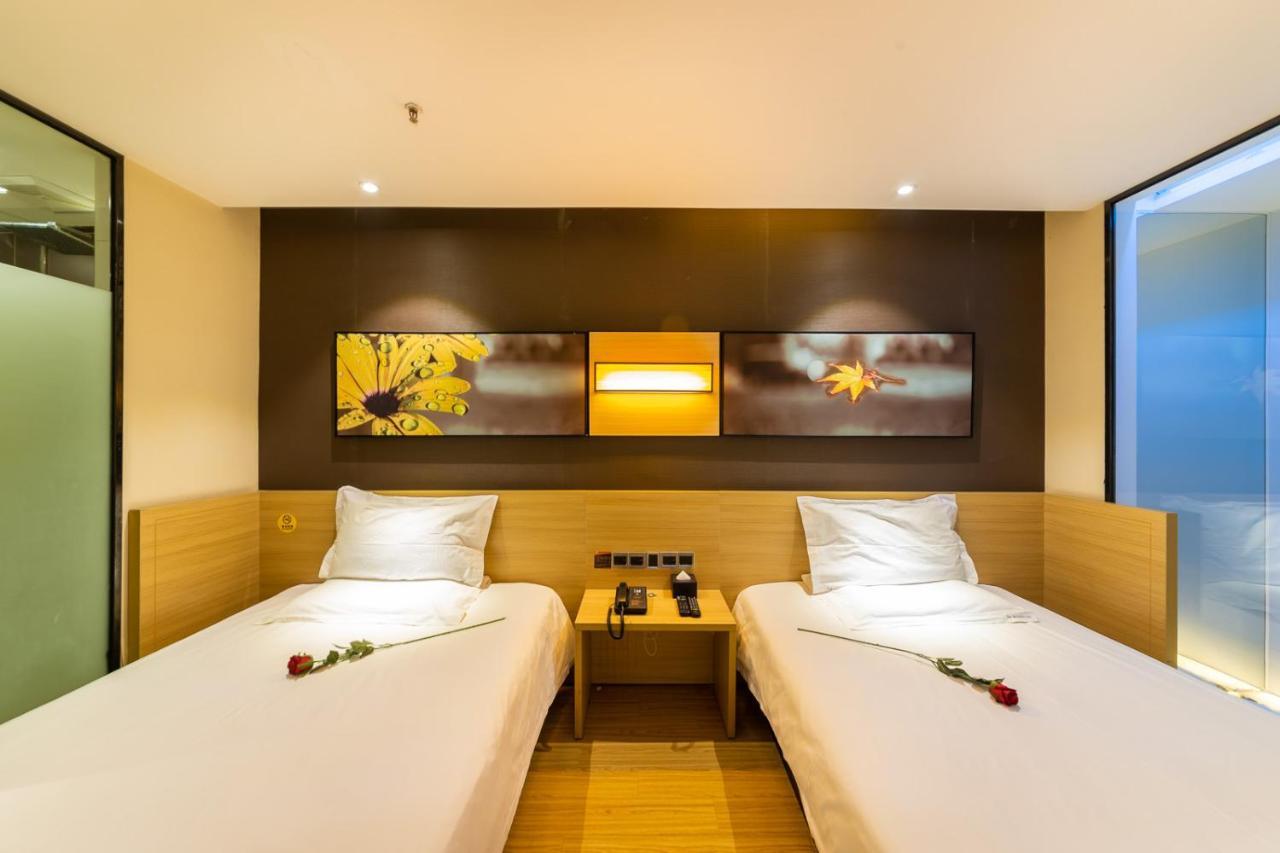 Iu Hotel Chongqing Jiefangbei Exterior foto
